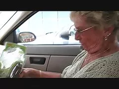 E lesbiche mature e giovani Monica Das Arabia