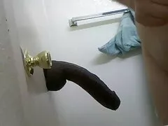 Bionda lesbighe mature ottiene una mano intera nella vagina